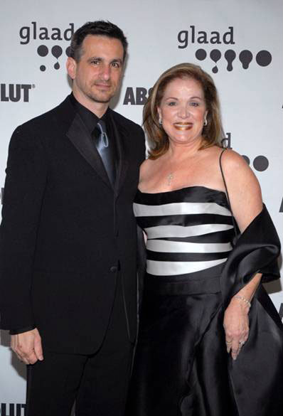 20090321053502gaygala.jpg